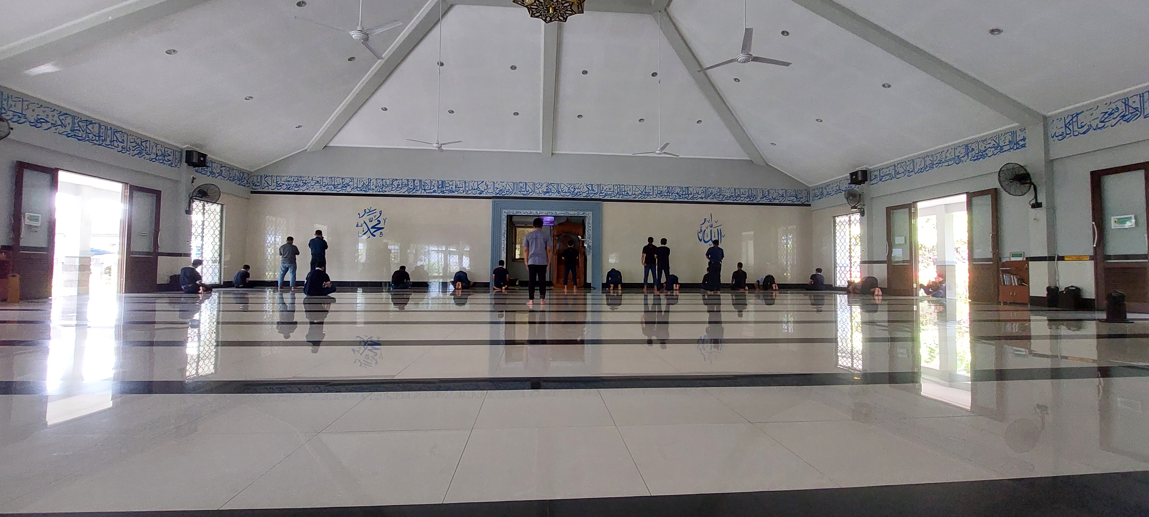 Hari pertama Ramadhan 1447H, karyawan melaksanakan ibadah sholat dhuha maupun Tadarus yg di berikan waktu oleh KRA pada jam break 