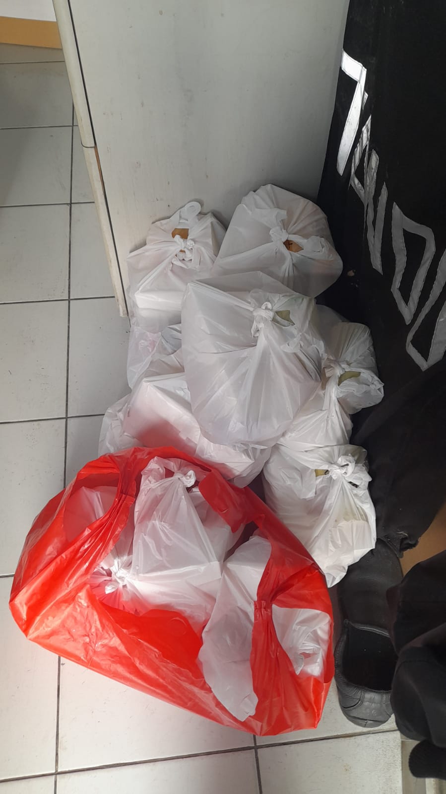 Pembagian Makanan