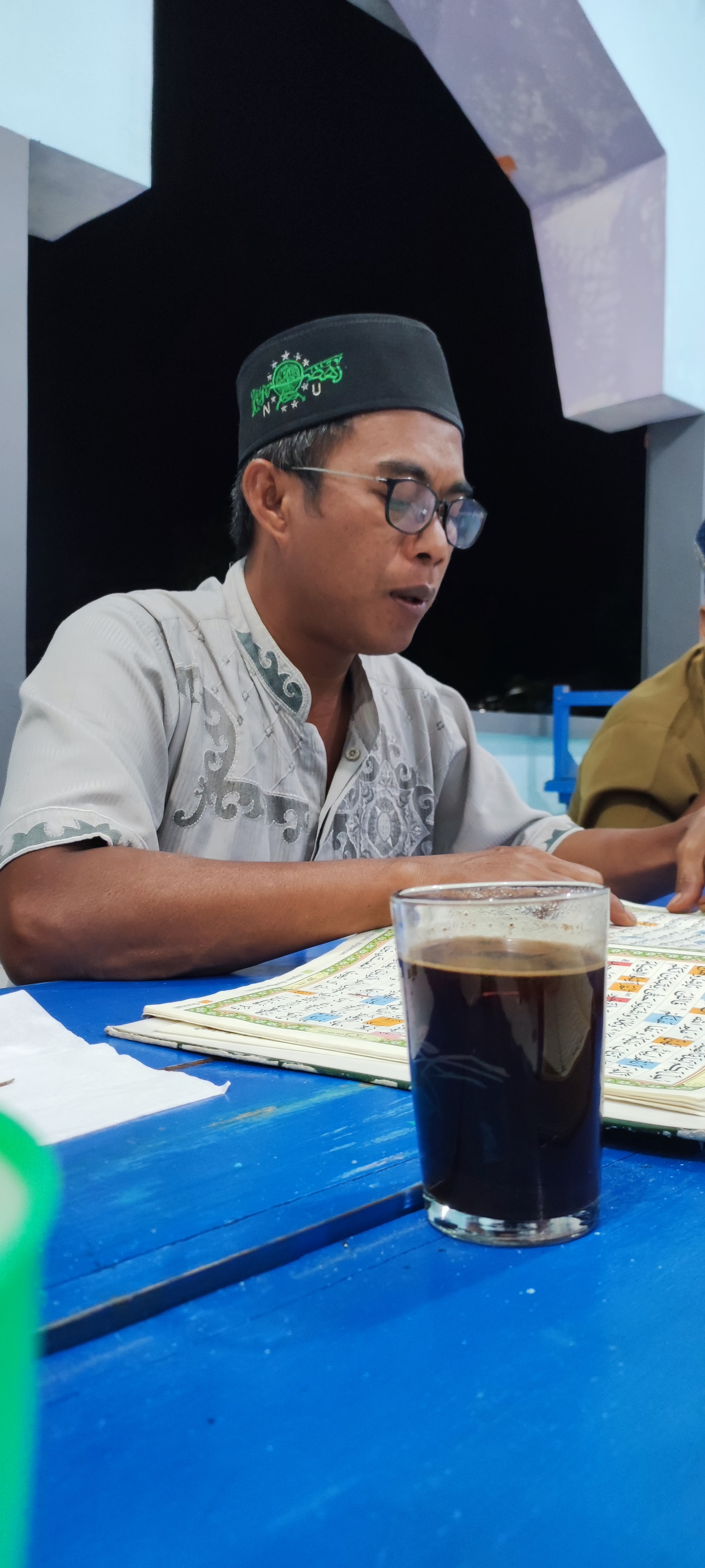 Ngaji sambil ngopi