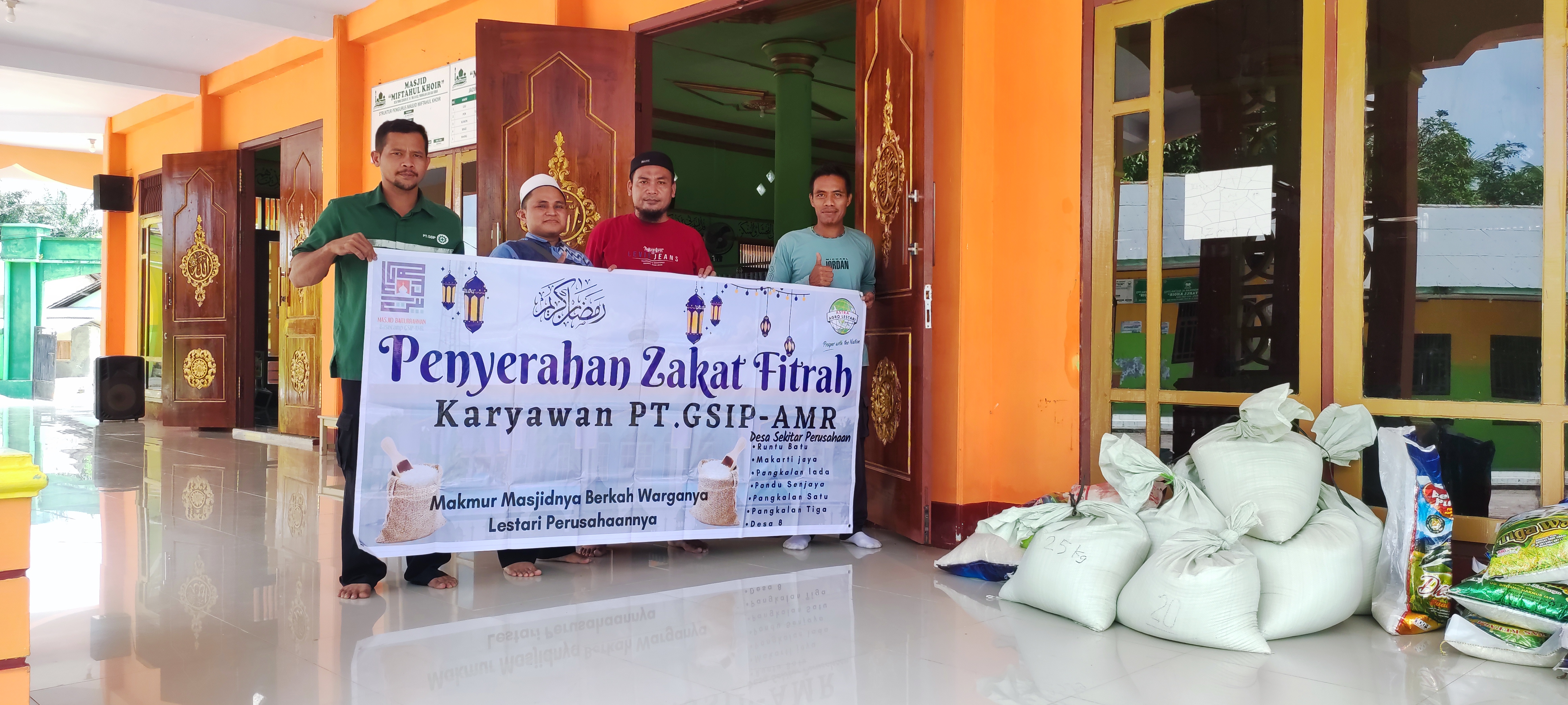 Penyerahan zakat fitrah
