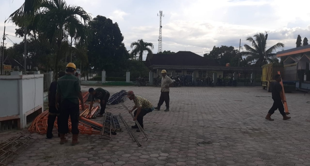 Pemasangan tenda