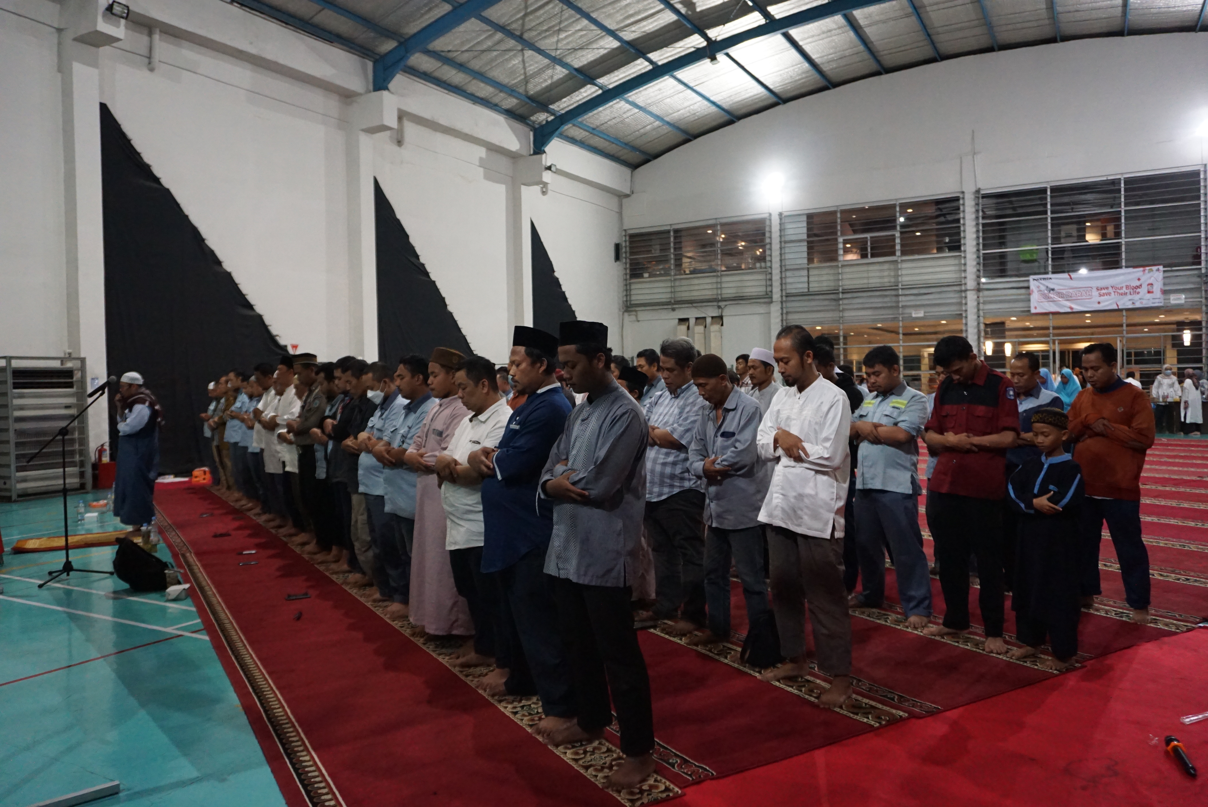 Sholat Maghrib Berjamaah