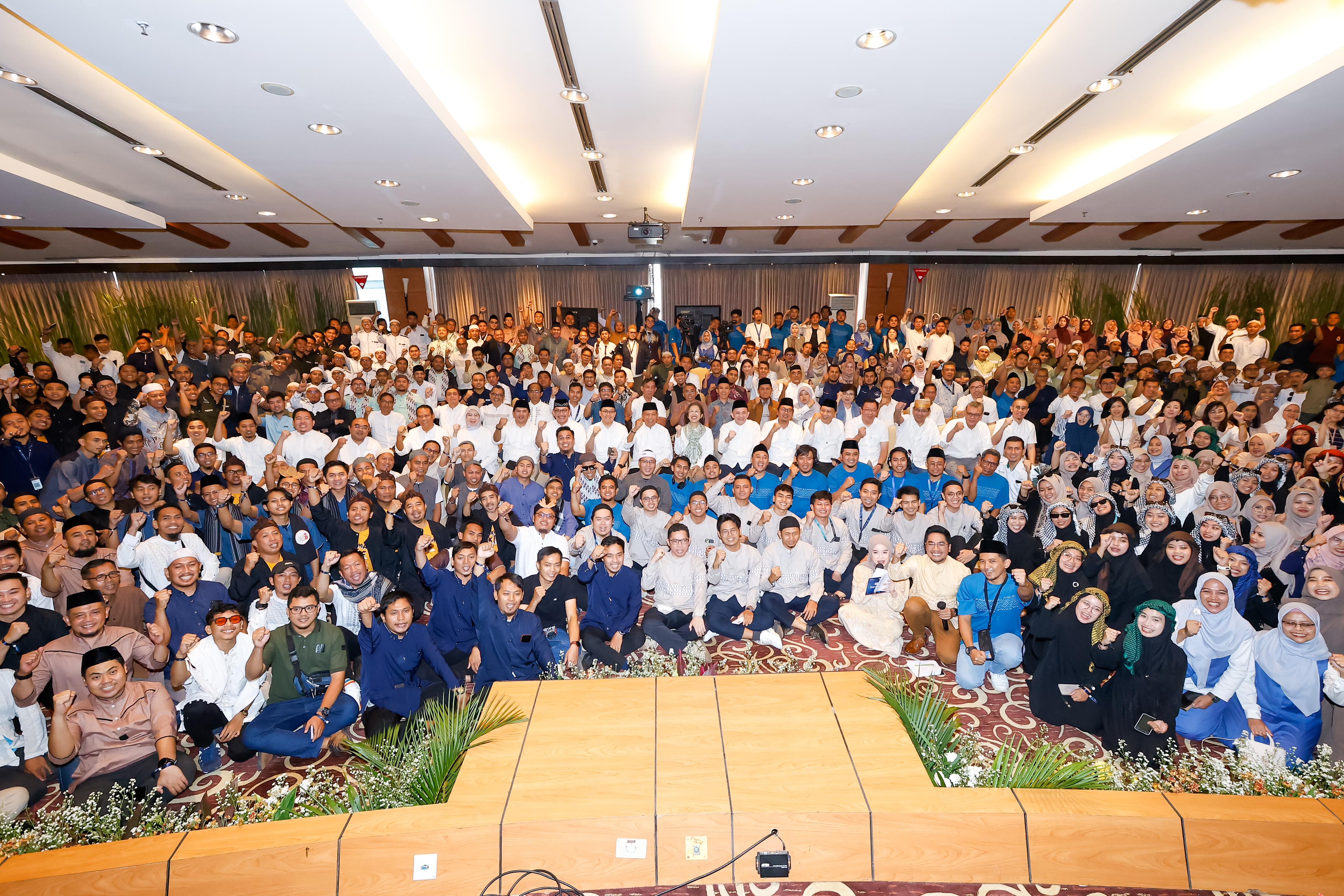 Foto bersama Insan Muslim Astra pada acara Halalbihalal Astra Gema Islami 2024, pada hari ini (4/5)