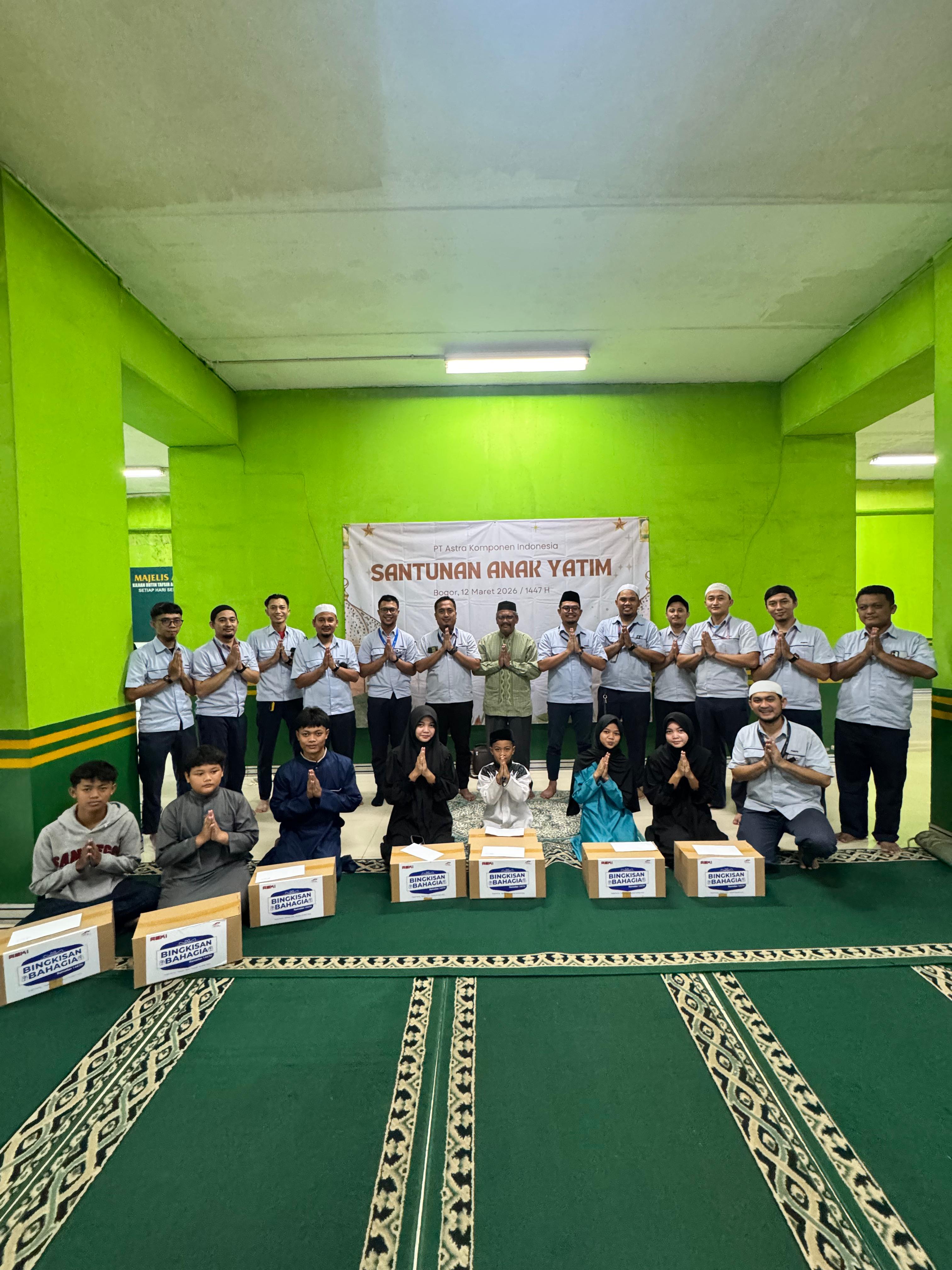 Bingkisan dari Yayayasan Amaliah Astra