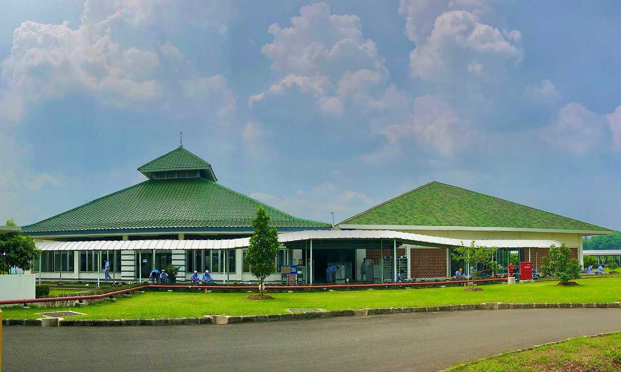 Dzuhur Break at Masjid Al Kautsar